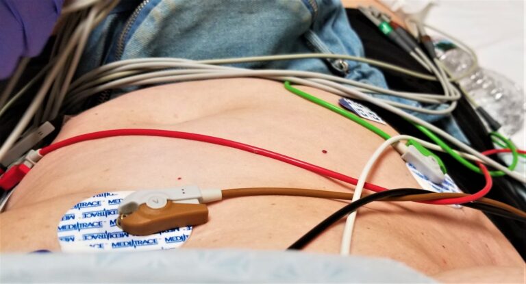 Instalacje elektryczne w pomieszczeniach medycznych – Standardy i zabezpieczenia