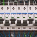 Selektywność zabezpieczeń – Koordynacja w instalacjach elektrycznych