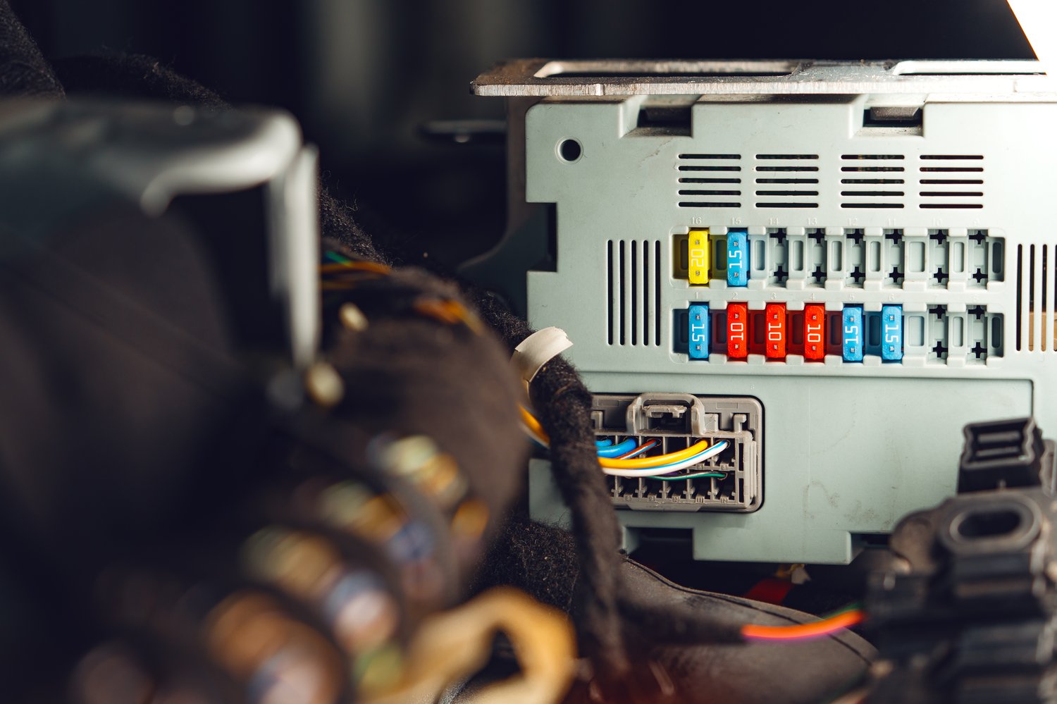 Układy soft start – Zasady doboru i aplikacji w napędach elektrycznych