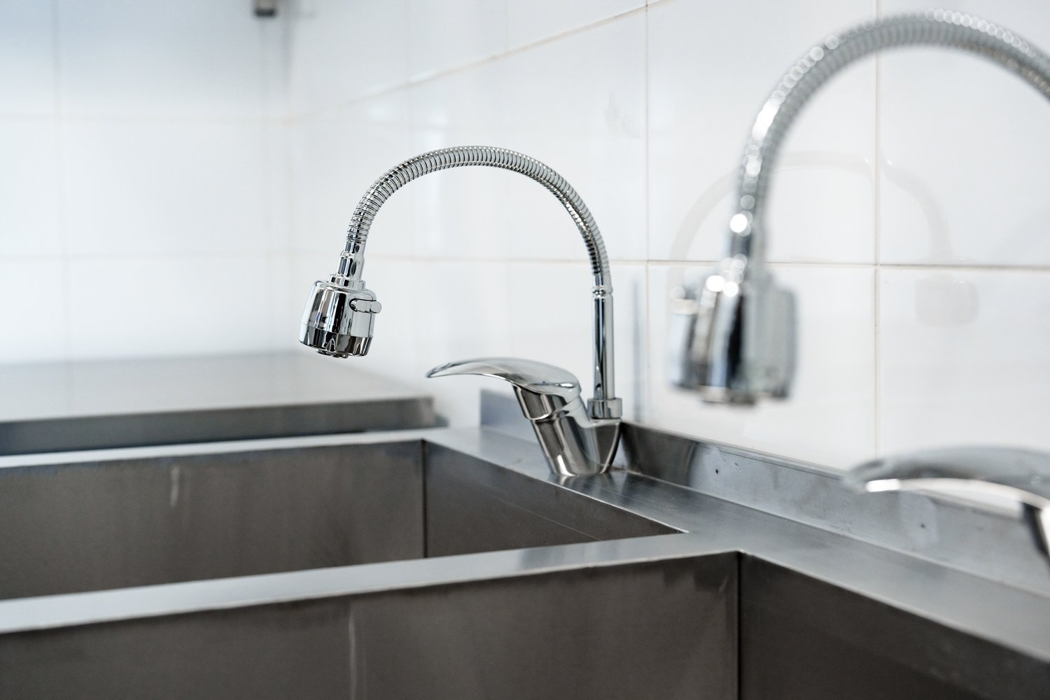 Armatura sanitarna ze stali nierdzewnej – Przewodnik po wysokiej jakości rozwiązaniach
