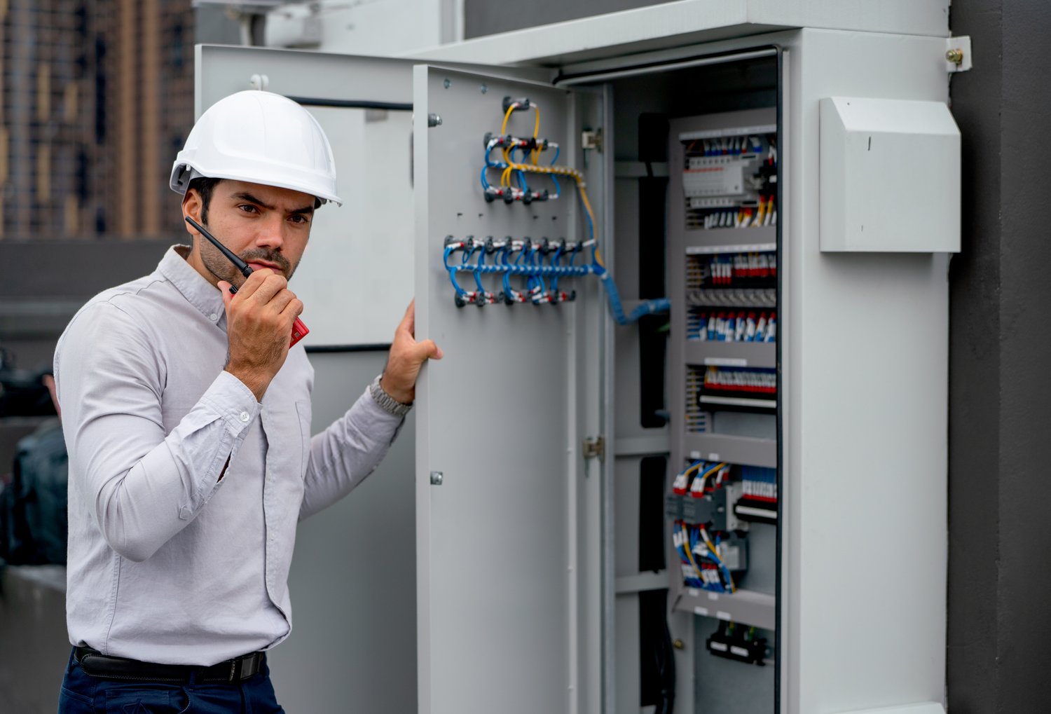 Praktyczny przewodnik po nowoczesnych rozwiązaniach elektrycznych dla domu i przemysłu