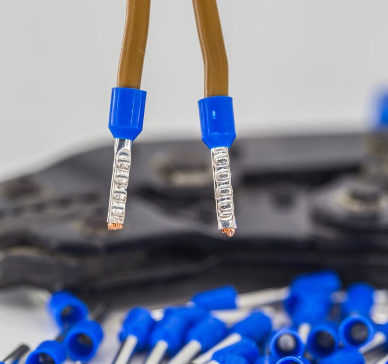 Jak wybrać i zainstalować odpowiednią listwę uziemiającą w instalacji elektrycznej