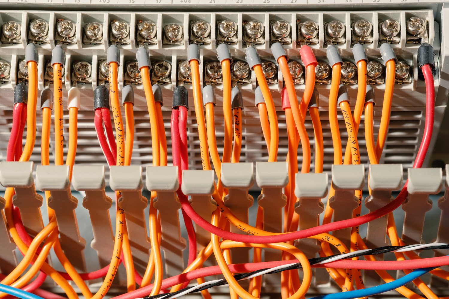 Sieci elektroenergetyczne TN-S – Zasady projektowania i modernizacji
