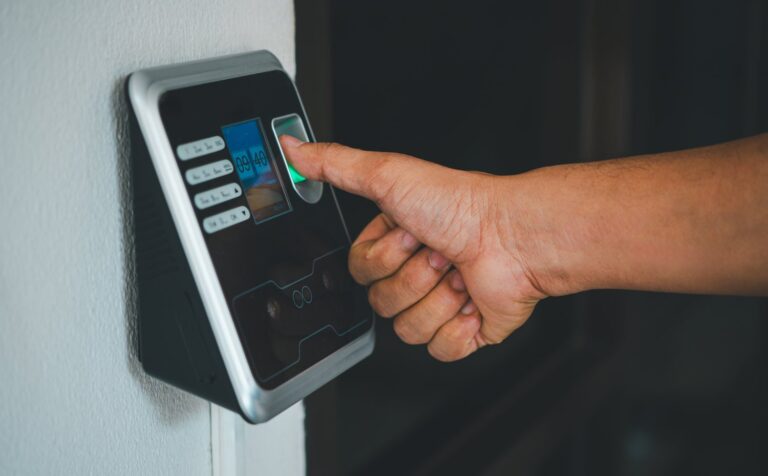 Systemy kontroli dostępu – Integracja z automatyką budynkową