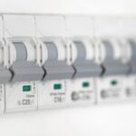 Układy automatyki rozdzielnic nn – Sterowniki i zabezpieczenia