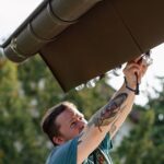 Jak zamontować lampę zewnętrzną – praktyczny poradnik