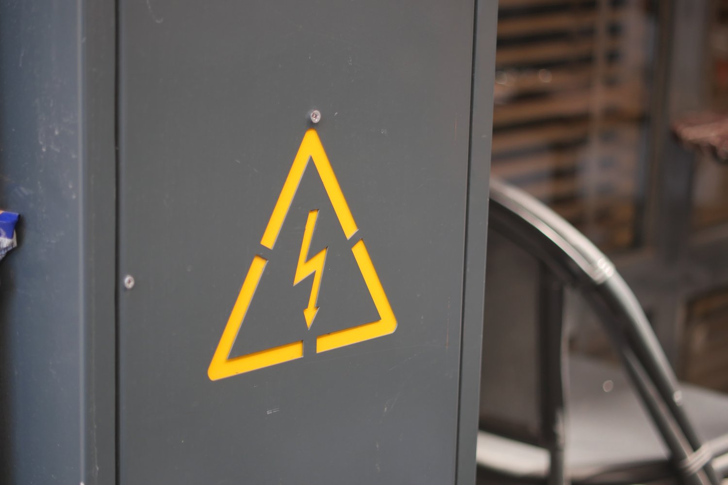 Co oznaczają symbole na urządzeniach elektrycznych