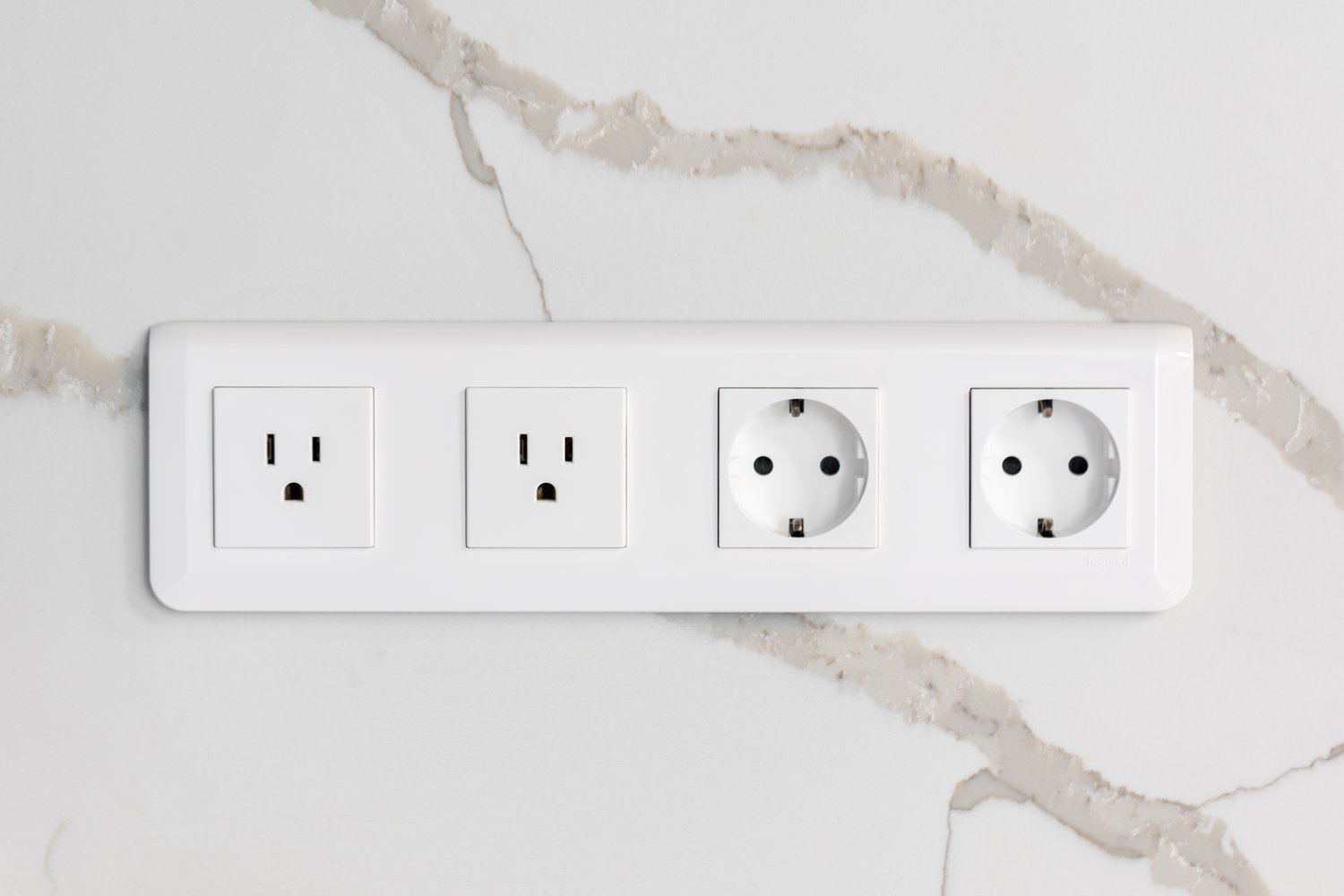 Jak prawidłowo rozmieścić gniazdka elektryczne w domu