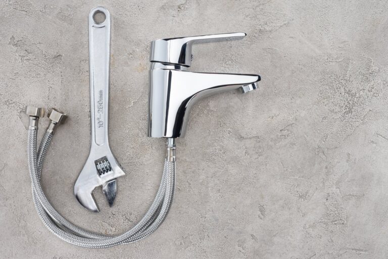 Praktyczny przewodnik po montażu baterii łazienkowych