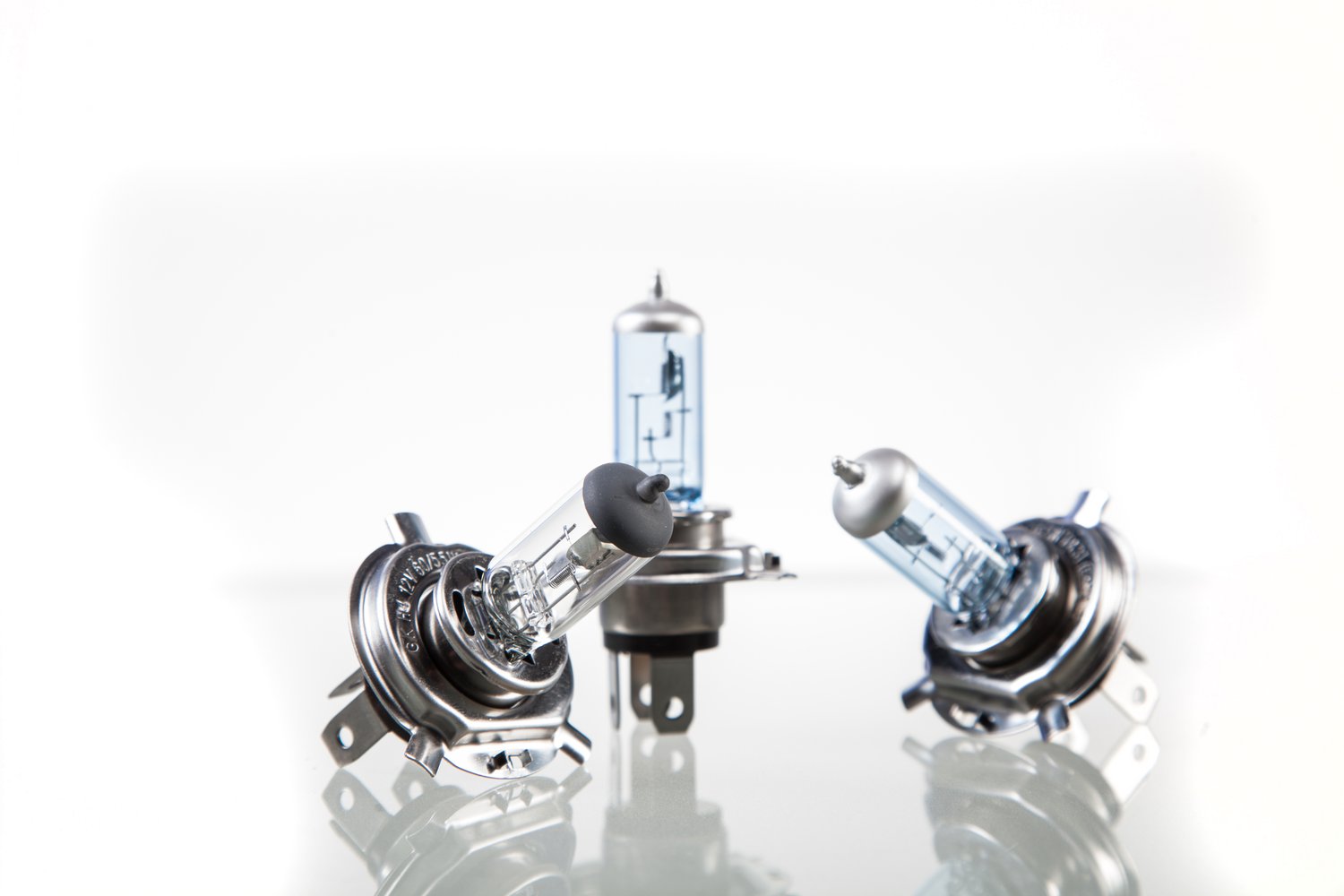 Dlaczego słabo świecą żarówki halogenowe