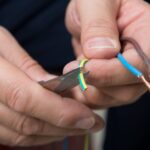 Jak prawidłowo podłączyć przewód uziemiający w domu