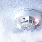 Jak prawidłowo testować czujniki przeciwpożarowe w domu