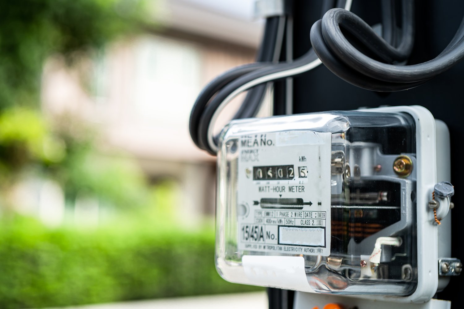 Kiedy wymieniać stary licznik energii elektrycznej