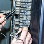 Kiedy wymieniać stary wyłącznik nadprądowy