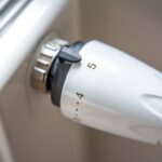 Jak prawidłowo wybrać i zamontować śrubunek do grzejnika w systemie grzewczym