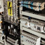 Jak wybrać odpowiednią tablicę bezpiecznikową dla systemu elektrycznego