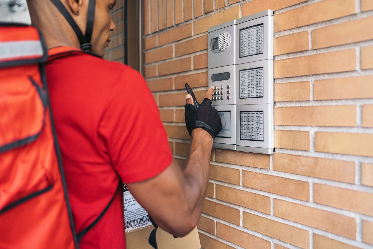 Jak podłączyć dzwonek do drzwi w domu jednorodzinnym