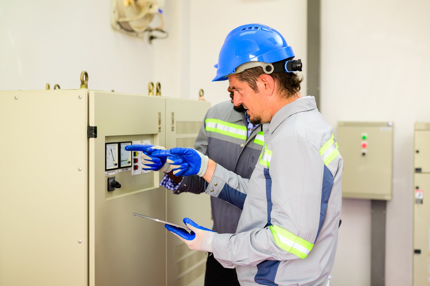 Kiedy warto przeprowadzić przegląd instalacji elektrycznej w domu